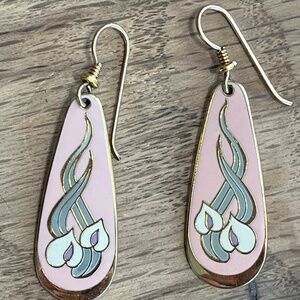 Laurel Burch Wild Anthurium Pink & Gold Dangle Earrings – Artistic Statement